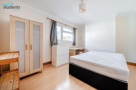 4 bedroom terraced house to rent - Photo 5