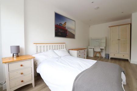 5 bedroom townhouse to rent - Photo 4