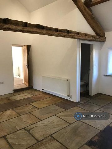 4 bedroom semi-detached house to rent - Photo 2