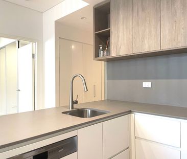 TRENDY INNERWEST LIVING ENVIRONMENT Near to all amenities. Near to ... - Photo 2