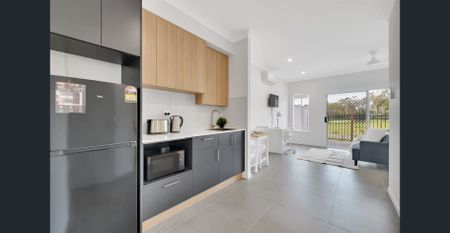 🏡 Private Room in rooming house / 2 Rooms for Rent / $400 per week / Furnished / All utilities Included - Photo 3