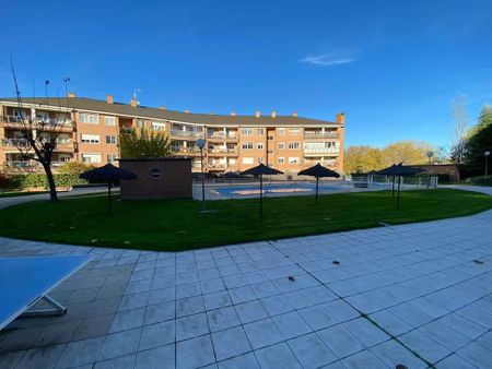 Calle Isaac Albéniz, Majadahonda, Community of Madrid 28222 - Photo 2