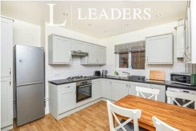 1 bedroom in a house share to rent - Photo 2