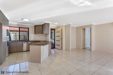 2/73 Kearney Street, 4350, Kearneys Spring Qld - Photo 4