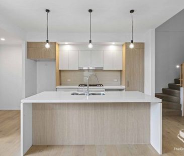 4 Bedroom Townhouse in North Lakes. - Photo 3