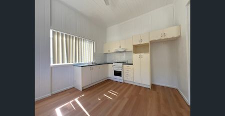 Charming Unit in Prime Annerley Location - Photo 3