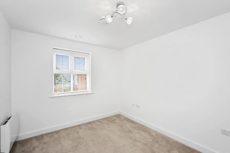 2 bedroom retirement property to rent - Photo 2