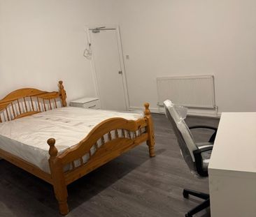 1 Bed Flat, Burley Street, LS3 - Photo 6