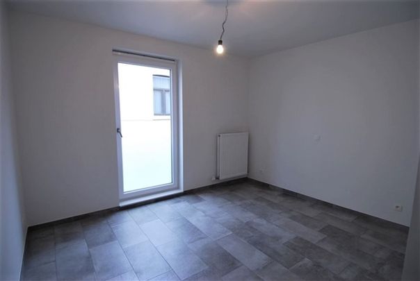 Prachtig appartement met 2 slaapkamers, gelegen in het centrum van Maaseik. - Foto 1