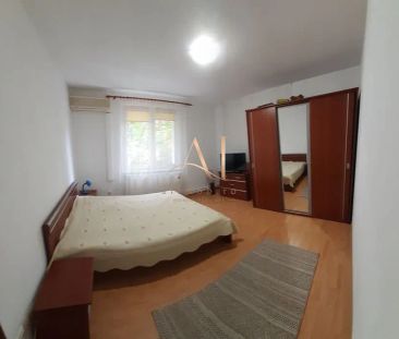 Va propunem spre inchiriere un apartament spatios ideal pt medici rezidenti sau studenti la medicina! - Fotografie 1