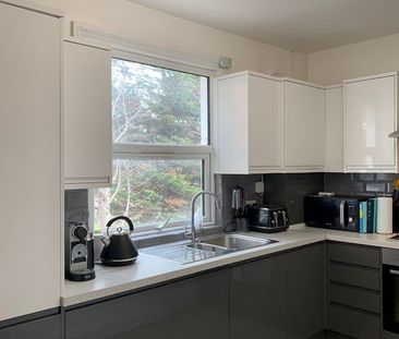 1 Bed Flat, Acre Road, SW19 - Photo 3