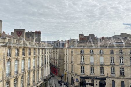 CENTRE HISTORIQUE - APPARTEMENT EN PARFAIT ÉTAT - Photo 3