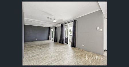 COASTAL LIVING AT ITS FINEST - HOME PLUS A BONUS RETREAT! - Photo 4