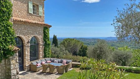 Cote d'Azur, à louer, sublime bâtisse du XVII e siècle entièrement rénovée - Photo 3