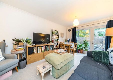 Nantes Close, SW18 1JL, London - Photo 2