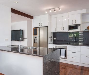 Spacious Family Home in a Quiet Kedron Cul-de-Sac - Photo 4