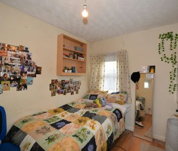 Terraced House to rent on - Photo 4