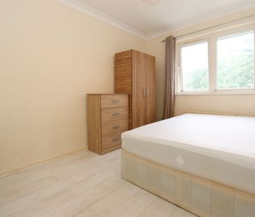 Room in a Shared House, Salmen Road, E13 - Photo 3