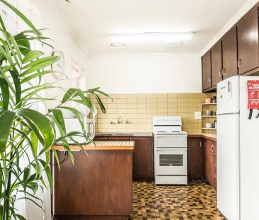 CONVENIENTLY LOCATED ONE BEDROOM APARTMENT! - Photo 4