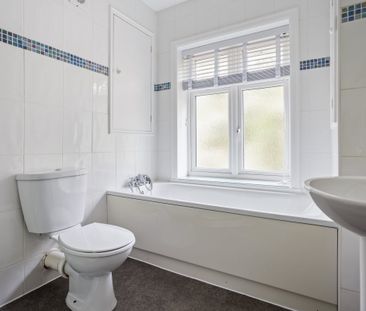 3 bedroom semi-detached house to rent - Photo 5