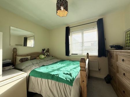 Lloyd Close, Cheltenham, GL51 - Photo 5