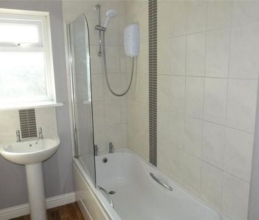 2 bedroom end of terrace house to rent - Photo 5