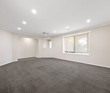 Comfort & Convenience in a Quiet Court Location - Photo 3