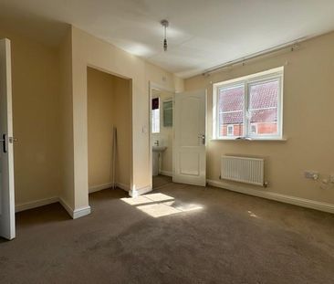 3 bedroom terraced house to rent - Photo 6