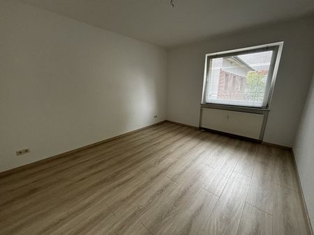 Renovierte 4-Zimmerwohnung mit Balkon im Leintor! - Photo 2