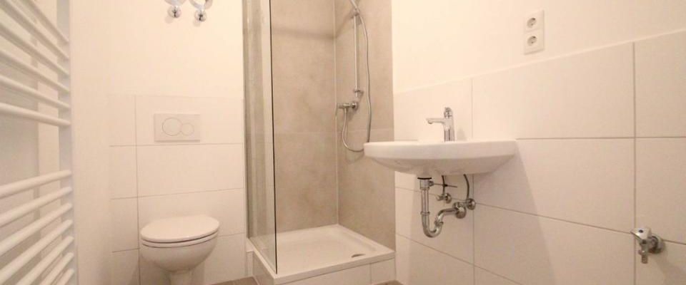 Stilvolle 2-Zimmer-Neubauwohnung im Dachgeschoss - energieeffizient & komfortabel in Duisdorf - Foto 1