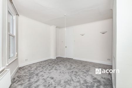 3 bedroom flat to rent - Photo 4