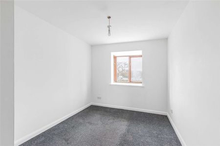 A newly refurbished one bedroom apartment. - Photo 2