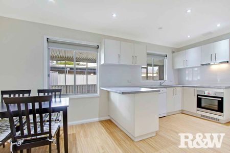 WELL PRESENTED HOME! - Photo 4