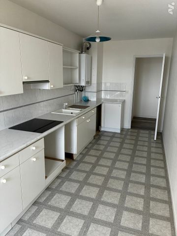 F3 de 88 m² CAEN - CLOS HERBERT - Photo 3