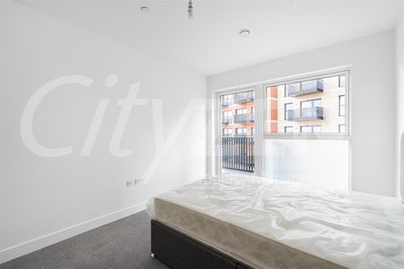 17 Pavana Square, London - Photo 5