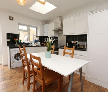 Albion Drive - Photo 3