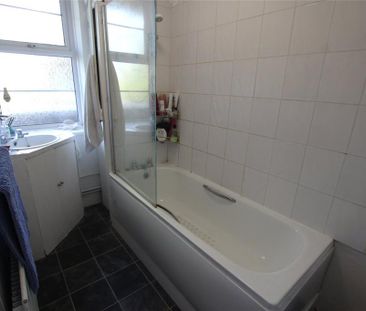 3 bedroom flat share to rent - Photo 6