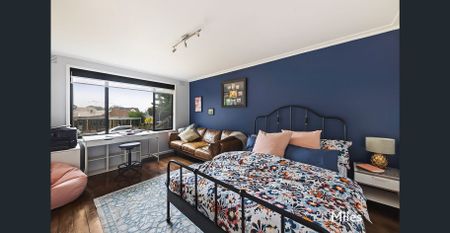 FAMILY FRIENDLY WITH A POOL SIDE ENTERTAINING OASIS - Photo 2