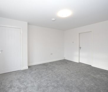 2 bedroom semi-detached house to rent - Photo 2