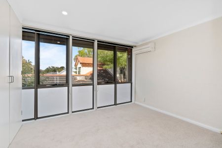 2/26 Gordon Street, Balwyn - Photo 2