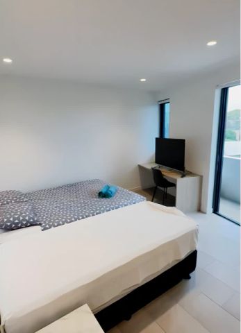 1 Lyons St, Sydney - Photo 2