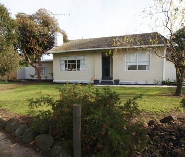 Three bedroom home - Photo 3