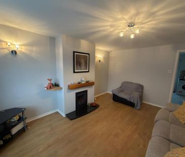 2 bedroom semi-detached house to rent - Photo 2