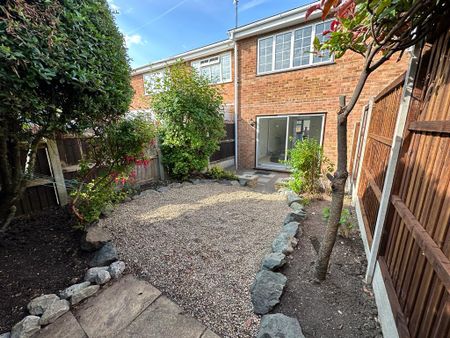 2 Bedroom terraced house to let in Walderslade Village - Photo 2