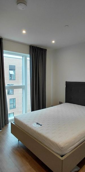 Uncle, Colindale, London - Photo 1