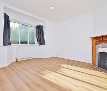 4 bedroom semi-detached house to rent - Photo 4