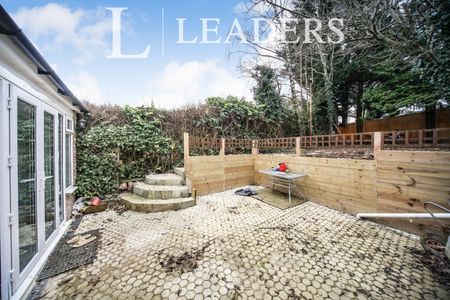 3 bedroom bungalow to rent Deep Denes, Luton, LU2 - Photo 3