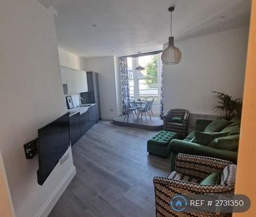2 bedroom flat to rent - Photo 2