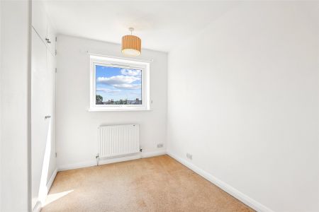 Crown Road, Twickenham, TW1 flat to rent - Photo 4