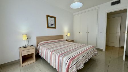 Carrer del Pintor Enric Serra - Foto 5